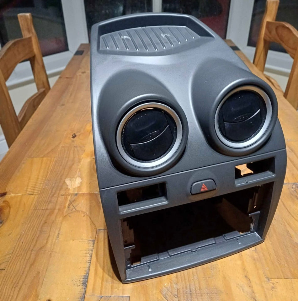 Genuine Ford Fiesta mk6 centre dash surround/trim including vents and hazard switch 2005-2008 ST150