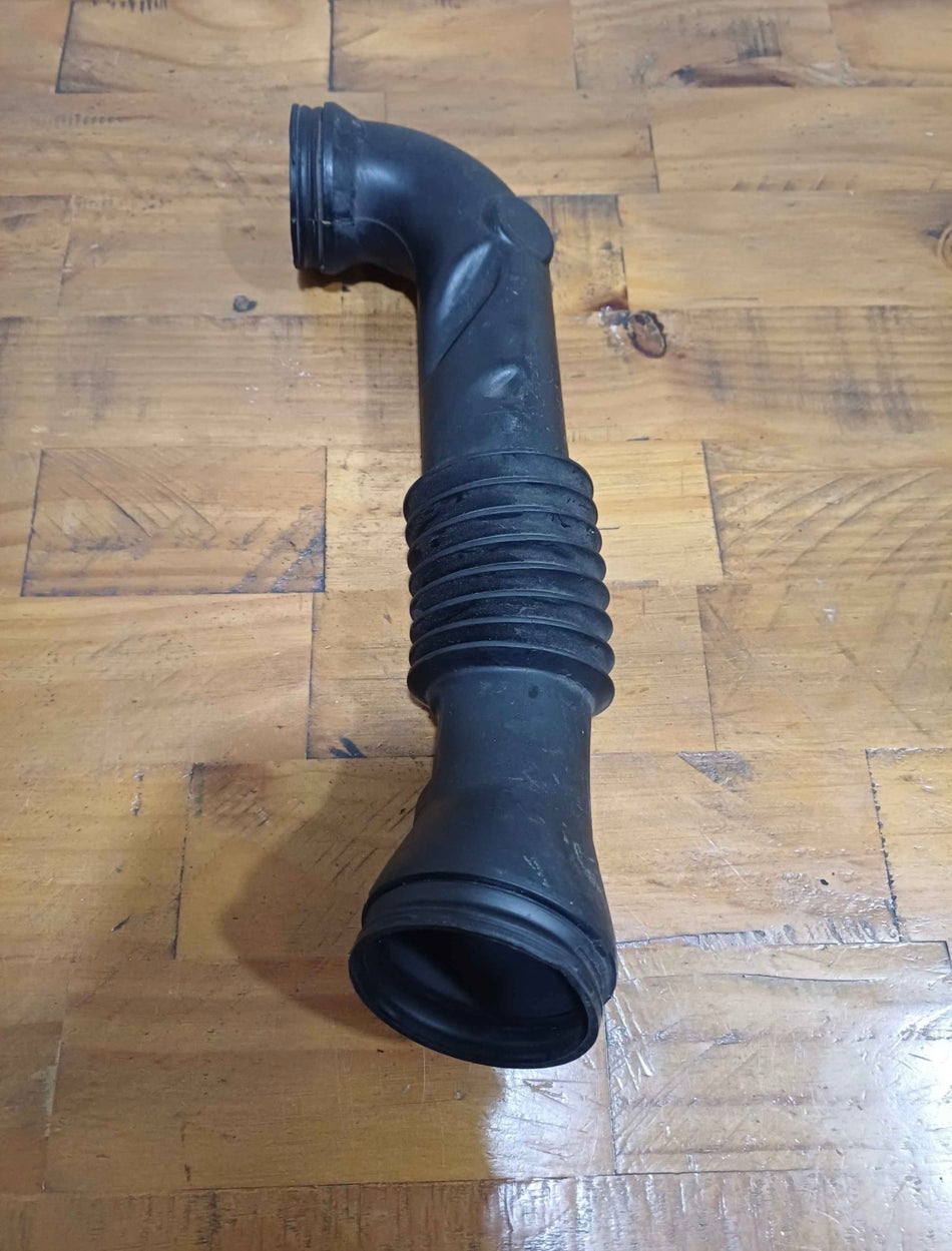 Genuine Ford Fiesta mk6 intake pipe 2002-2008 air box pipe