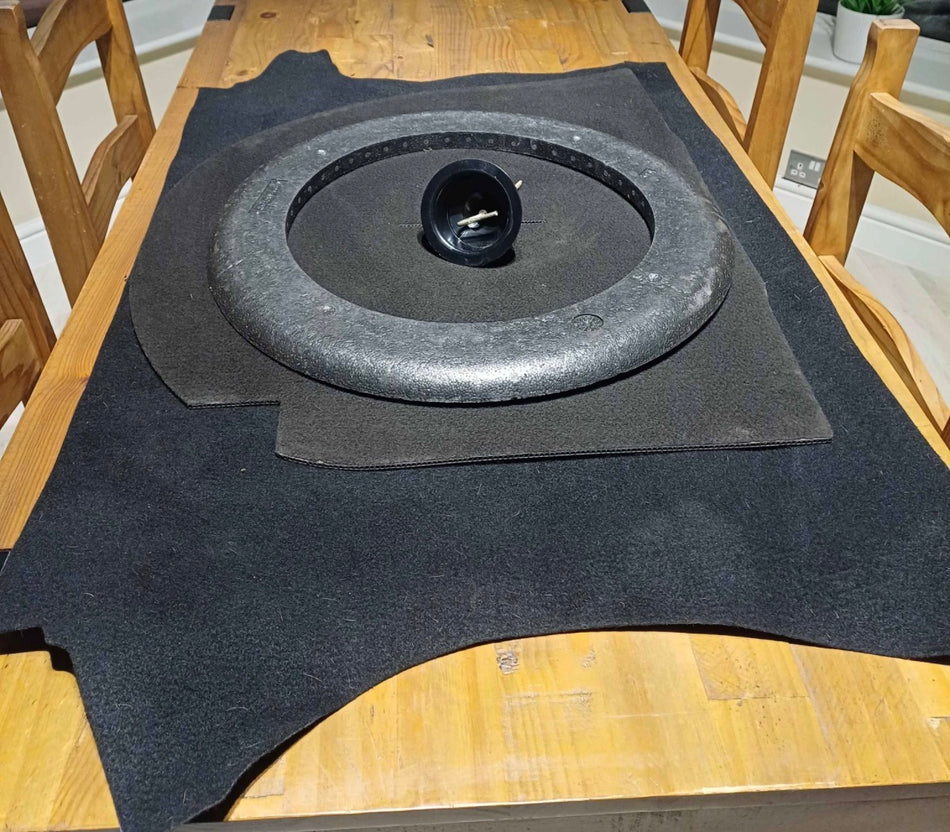 Genuine Ford Fiesta mk6 boot carpet spare wheel floor securing bolt & foam pad 2002-2008 ST150